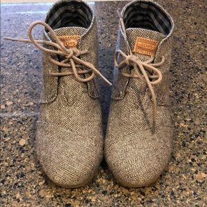 Toms wedge booties